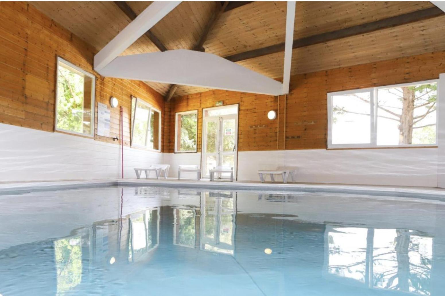 Maisonnette La Coti H5 Avec Piscine Interieure Chauffee, A 400 M De La Plage Et Menage De Fin Sejour Compris サン・ジョルジュ・ドレロン エクステリア 写真